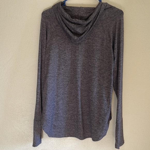 Athleta hooded long sleeve top, size small - Picture 2 of 4
